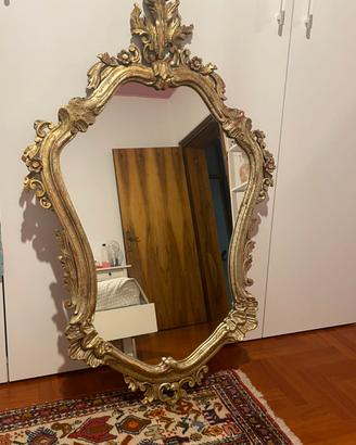 Specchio in legno intarsiato