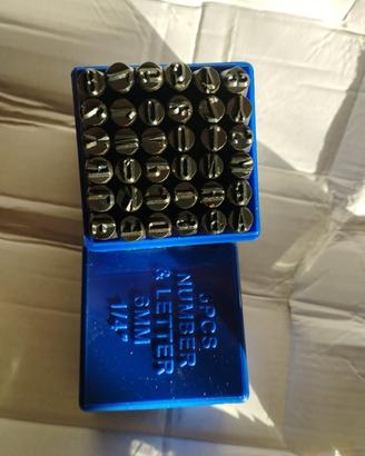 Punzoni alfanumerici