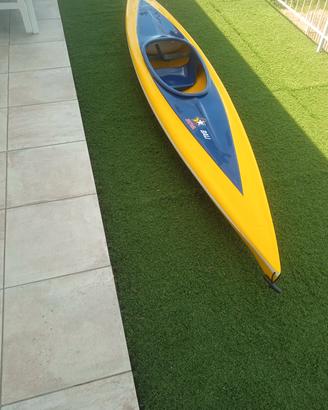Canoa kayak lago mare