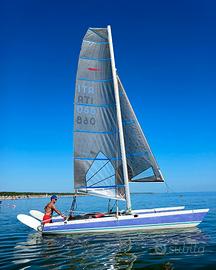 Catamarano DART 18
