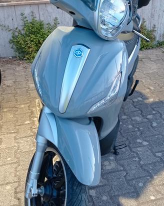 Beverly 350 Tourer Ed.limitata gommata nuova. 