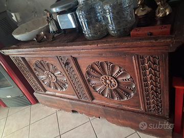 mobile antico. .madia