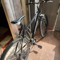 Bici Mountain Bike poco utilizzata.