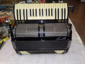 Fisarmonica 80 bassi Scandalli