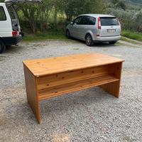 Scrivania in legno