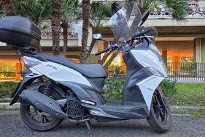 SYM Jet 14 125 (2020) – accessori inclusi