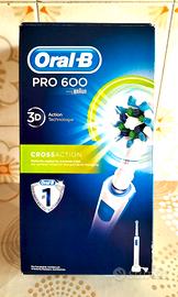 SPAZZOLINO ELETTRICO ORAL B