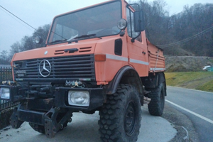 Autocarro Unimog 1200