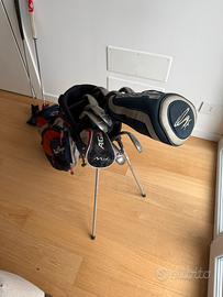 Sacca da golf con bastoni