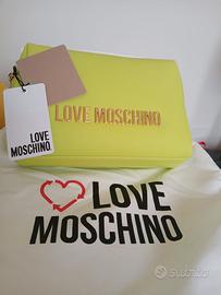 Beauty/pochette Love Moschino