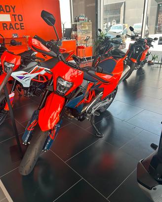 Ktm 690 SMC "OMAGGIO €:1.000,00 DI ABBIGLIAMENTO/