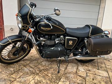 Triumph Bonneville T100 Belstaff 50th