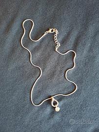 Collana con pendente a goccia e diamantino