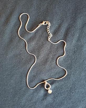 Collana con pendente a goccia e diamantino