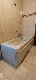 Jacuzzi vasca idromassaggio 