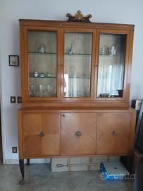 Credenza con vetrina