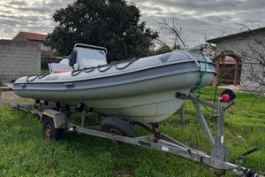 Gommone con Evinrude 40