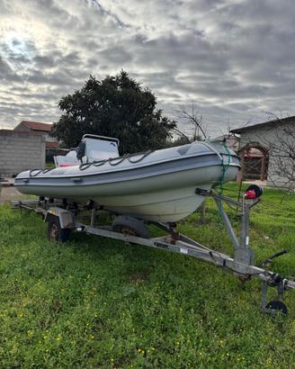 Gommone con Evinrude 40