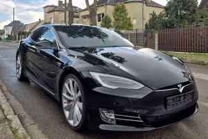 Tesla 75D
