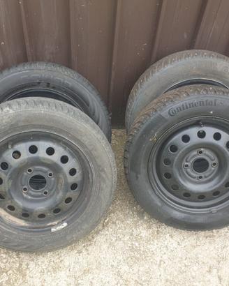 N.4 CERCHI E GOMME COMPLETE 195 60 15 t FORD FOCUS