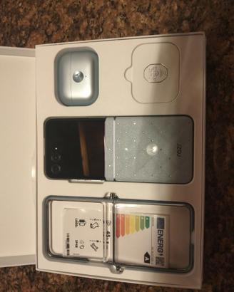 Motorola razr 60 Swarovski