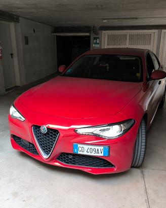 Alfa Romeo Giulia 2.2 Turbo Diesel 160 CV – Rosso 