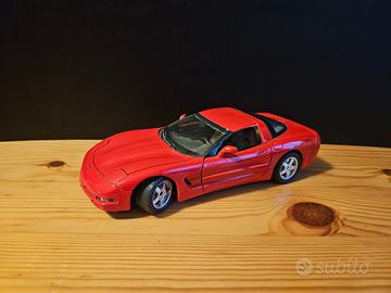 Modellino 1/24 Burago Chevrolet Corvette