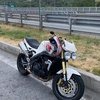 Triumph Speed Triple 1050 bianca