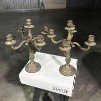 Coppia di candelabri di bronzo