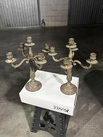 Coppia di candelabri di bronzo