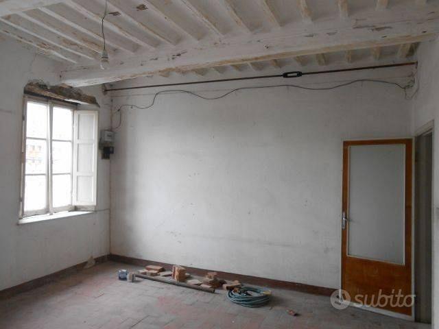 Casa indipendente di 210 m² con più di 5 locali a