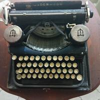 Rara macchina da scrivere UNDERWOOD portatile