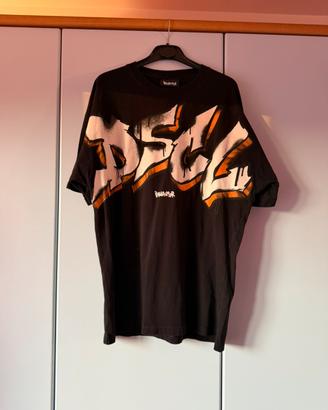 T-shirt Disclaimer nera con grafica taglia m