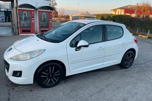 peugeot 207 GPL.     anno 2012