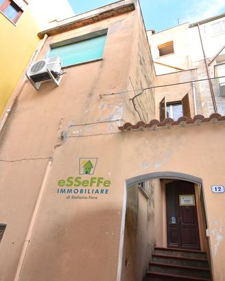 Casa indipendente di ampia superficie con terrazza