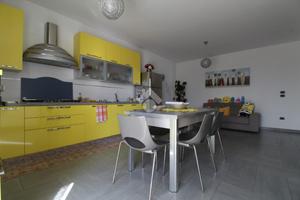 PORZIONE DI BIFAMILIARE A LUZZI