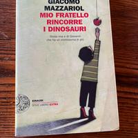 Mio fratello rincorre i dinosauri