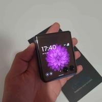 Motorola Razr v40 ultra 12/256 gb