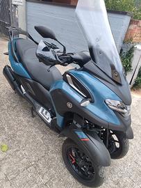 Yamaha tricity 300.