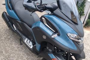 Yamaha tricity 300.