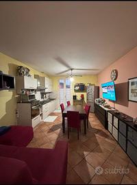 Recente appartamento con travi a vista Collecchio