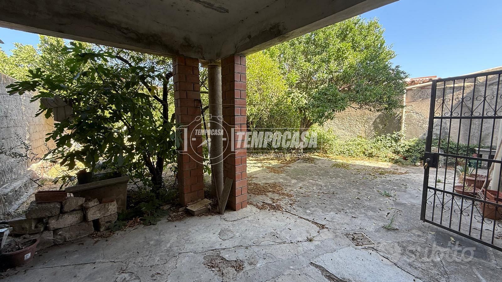 SOLUZIONE SEMI INDIPENDENTE CON GIARDINO E TERREN - Altro