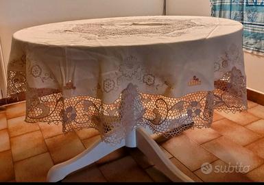 Tovaglia tonda in sfilato siciliano 