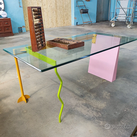 MEMPHIS MILANO PENINSULA di Peter Shire