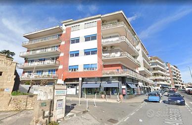 6 LOCALI A NAPOLI