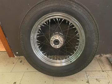 Ruota a raggi vintage 16x3.00 con pneumatico Shink