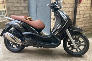 Beverly 300 tourer i e