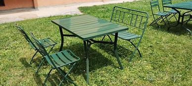 Tavoli e sedie da giardino
