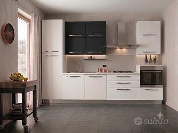 Cucina componibile  bianca  da tre metri