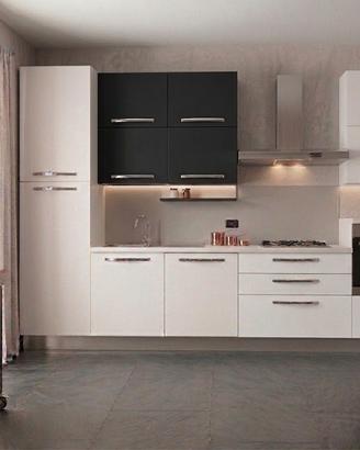 Cucina componibile  bianca  da tre metri
